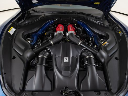 Certified 2025 Ferrari Roma Spider RWD image 35