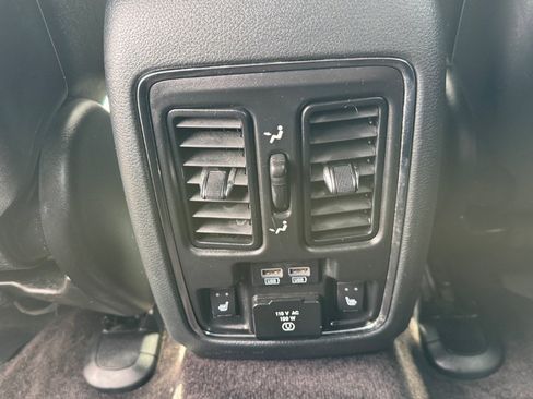 Used 2019 Jeep Grand Cherokee Limited w/ Luxury Group II AWD/4WD image 15
