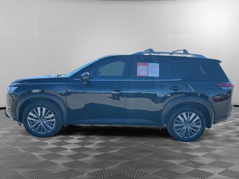 Used 2023 Nissan Pathfinder SL w/ SL Premium Package image 4