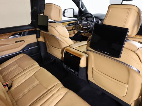 Used 2022 Jeep Grand Wagoneer Series III w/ Rear Seat Video Group 1 image 43