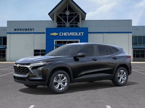 New 2026 Chevrolet Trax LS image 2