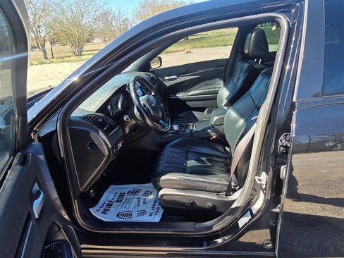 Used 2017 Chrysler 300 S w/ 300S Premium Group image 10