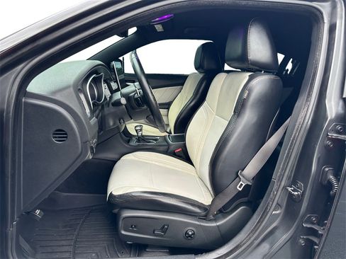 Used 2015 Dodge Charger R/T w/ Premium Group image 10