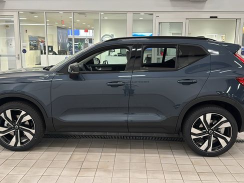 Used 2026 Volvo XC40 B4 Plus w/ Climate Package image 8
