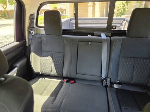 Used 2018 Nissan Titan SV w/ SV Convenience Package AWD/4WD image 22