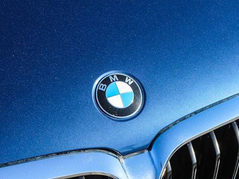 Certified 2023 BMW 530i w/ Premium Package image 11