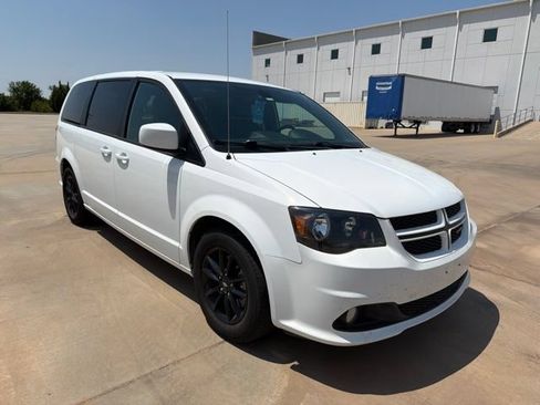 Used 2019 Dodge Grand Caravan GT FWD image 2