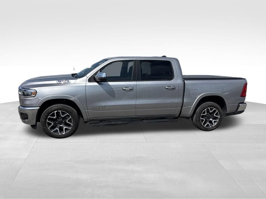 Used 2025 RAM 1500 Laramie AWD/4WD image 3