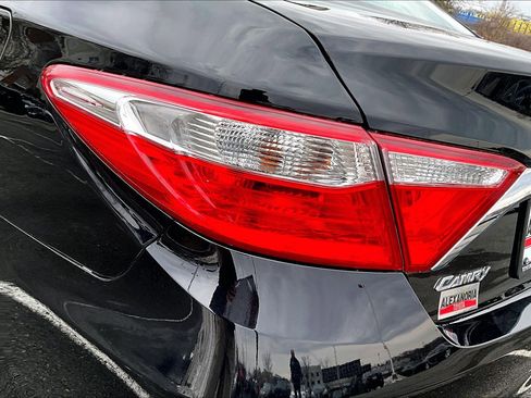 Used 2015 Toyota Camry LE image 27