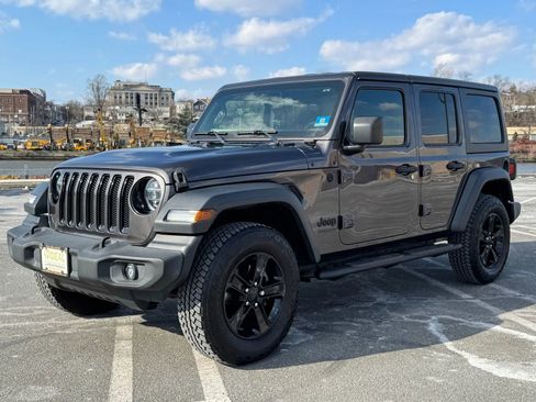 Used 2020 Jeep Wrangler Unlimited Sport image 3