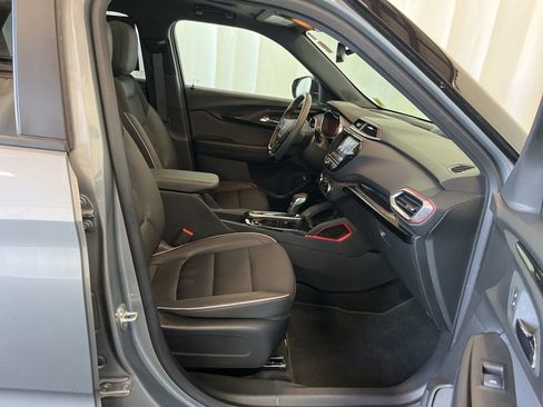 Used 2023 Chevrolet TrailBlazer RS w/ Sun and Liftgate Package AWD/4WD image 20