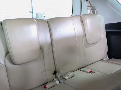 Used 2022 Nissan Armada SL w/ Captain's Chairs Package AWD/4WD image 31