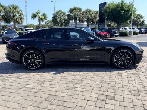 Used 2019 Porsche Panamera RWD image 8