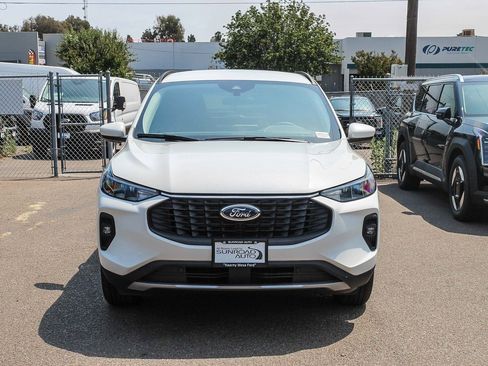 New 2025 Ford Escape SE image 2