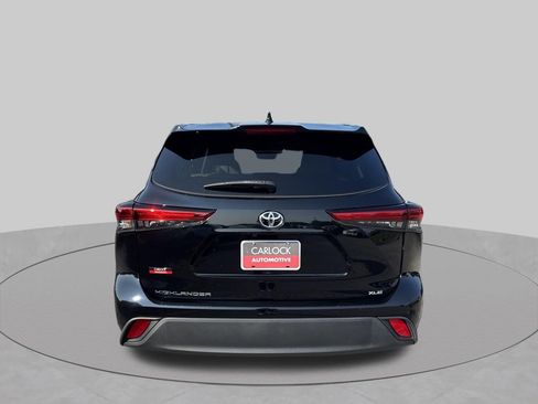Used 2023 Toyota Highlander XLE FWD image 7