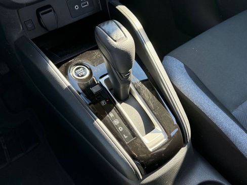 Used 2025 Nissan Versa SV image 41