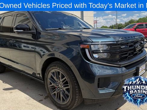 Used 2025 Ford Expedition Max Platinum w/ Stealth Performance Package AWD/4WD image 3