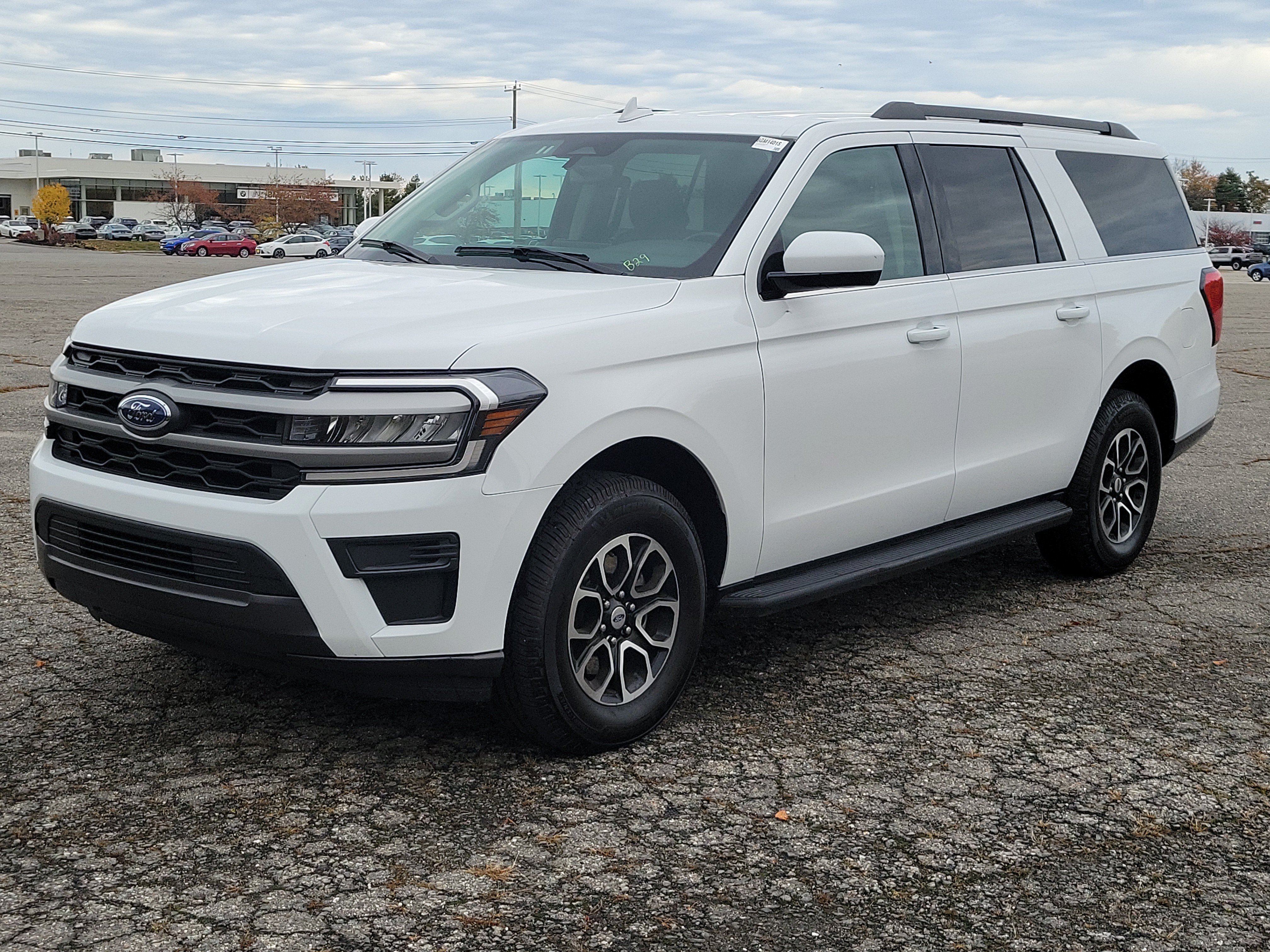 Used 2024 Ford Expedition Max XLT AWD/4WD image 1