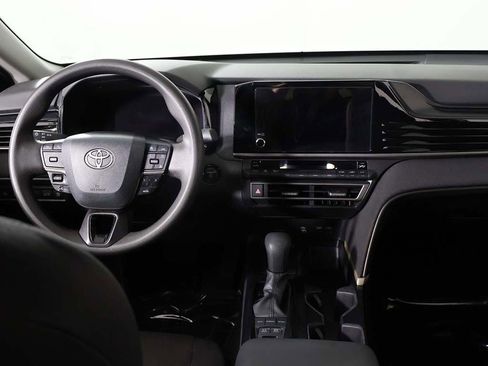 Used 2025 Toyota Camry LE w/ Convenience Package image 28