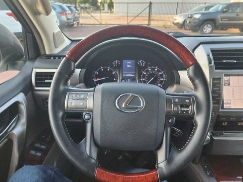 Used 2013 Lexus GX 460 w/ Convenience Pkg AWD/4WD image 24