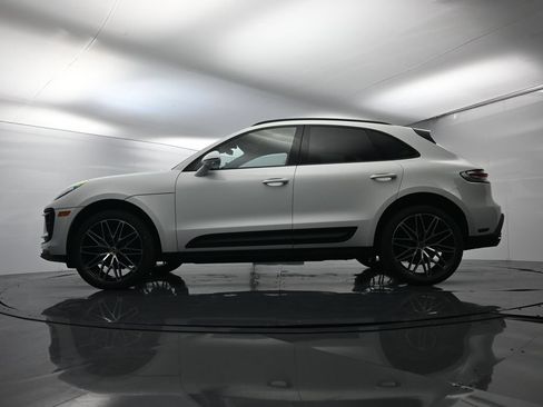 Certified 2026 Porsche Macan AWD/4WD image 47
