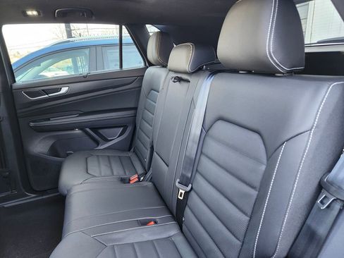 New 2026 Volkswagen Atlas Cross Sport SEL R-Line AWD/4WD image 10