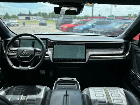 Used 2022 Rivian R1T Launch Edition image 12