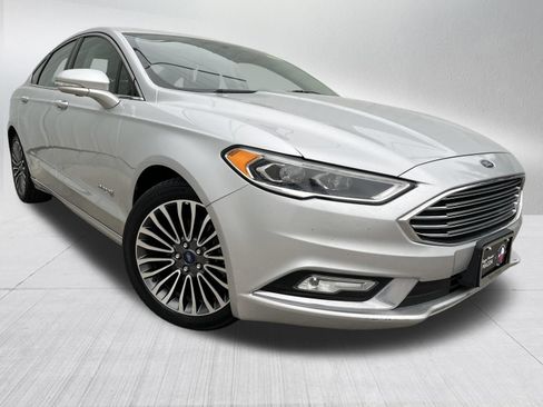 Used 2017 Ford Fusion Titanium FWD image 3
