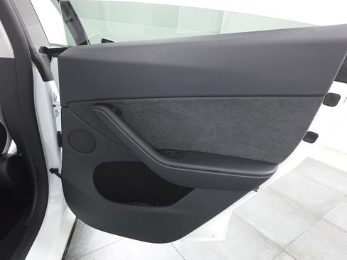 Used 2024 Tesla Model Y Performance image 16