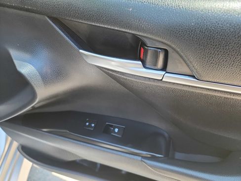 Used 2019 Toyota Camry LE FWD image 35