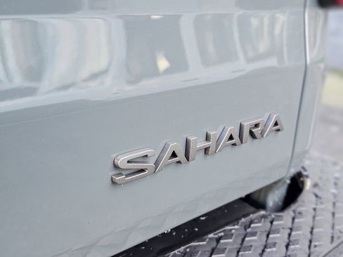 New 2026 Jeep Gladiator Sahara AWD/4WD image 8