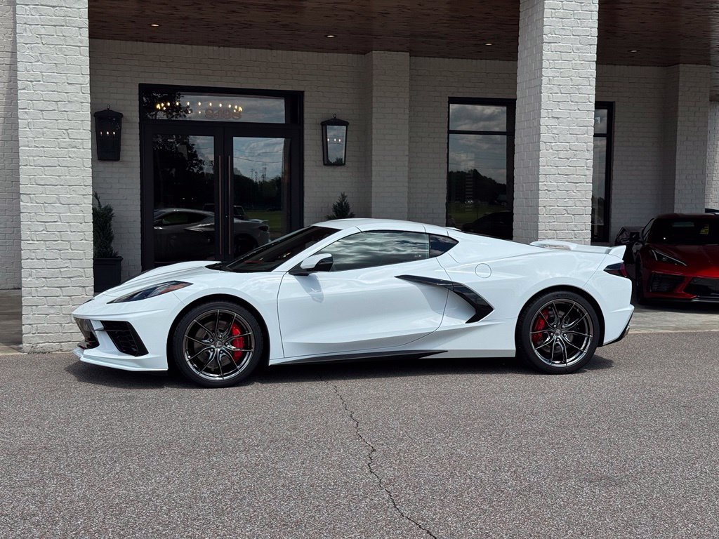 Used 2021 Chevrolet Corvette Stingray Preferred Cpe w/ Z51 Performance Package RWD image 5