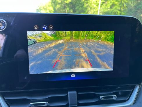 Used 2025 Chevrolet Equinox LT image 24