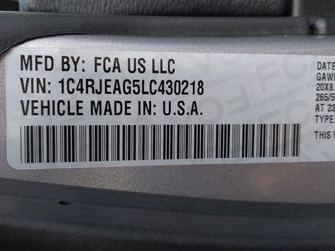 Used 2020 Jeep Grand Cherokee Altitude RWD image 33