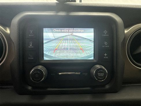 Used 2018 Jeep Wrangler Sport S image 25