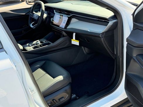 New 2026 Jeep Cherokee Limited image 18