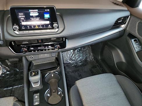 Certified 2022 Nissan Rogue SV image 16