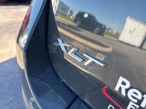 Used 2022 Ford Explorer XLT w/ Equipment Group 202A AWD/4WD image 4