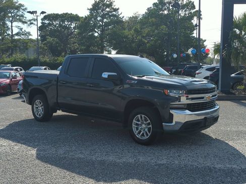 Used 2022 Chevrolet Silverado 1500 LT AWD/4WD image 9