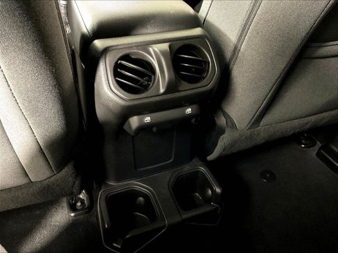Used 2025 Jeep Wrangler Unlimited Sport AWD/4WD image 11
