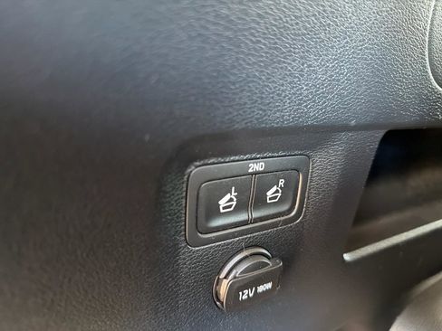 Used 2020 Kia Telluride LX FWD image 39
