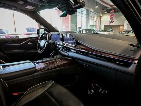 Used 2021 Cadillac Escalade ESV Premium Luxury image 22