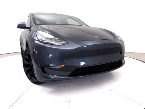 Used 2021 Tesla Model Y Long Range AWD/4WD image 7