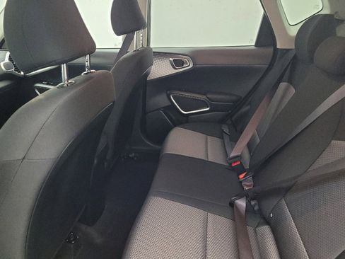 Used 2025 Kia Soul LX image 18