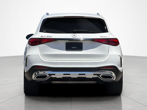 Used 2024 Mercedes-Benz GLC 300 4MATIC image 4