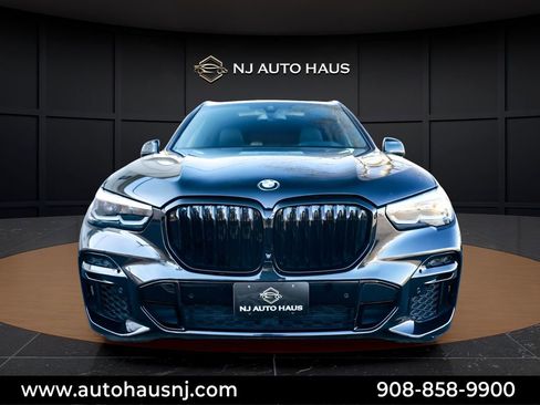 Used 2022 BMW X5 M50i w/ Premium Package image 3