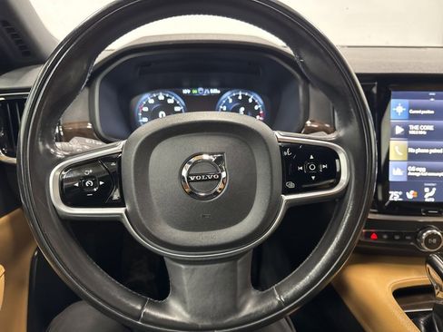 Used 2018 Volvo S90 T5 Momentum w/ Convenience Package image 13