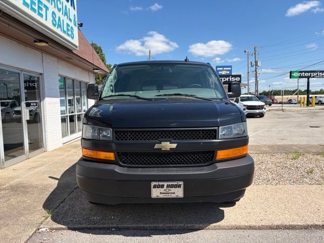 Used 2025 Chevrolet Express 3500 LS RWD image 2
