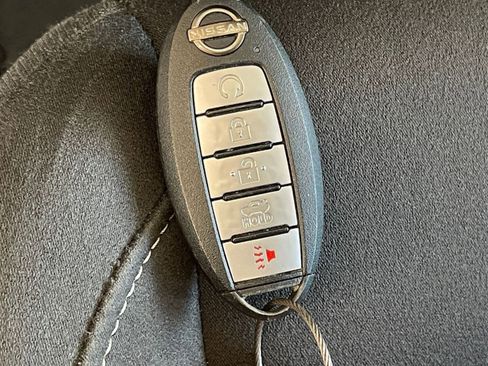 Used 2025 Nissan Altima 2.5 SV FWD image 24