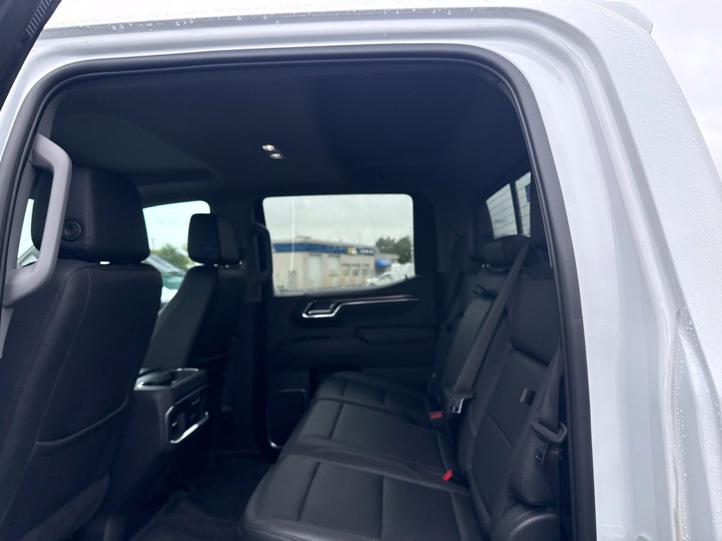 Used 2023 Chevrolet Silverado 1500 LTZ w/ LTZ Premium Package AWD/4WD image 6